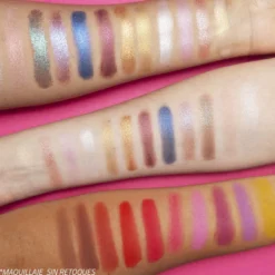 Barbie™ / Princess Extra Colorful Eyeshadow Palette Paleta de Sombras