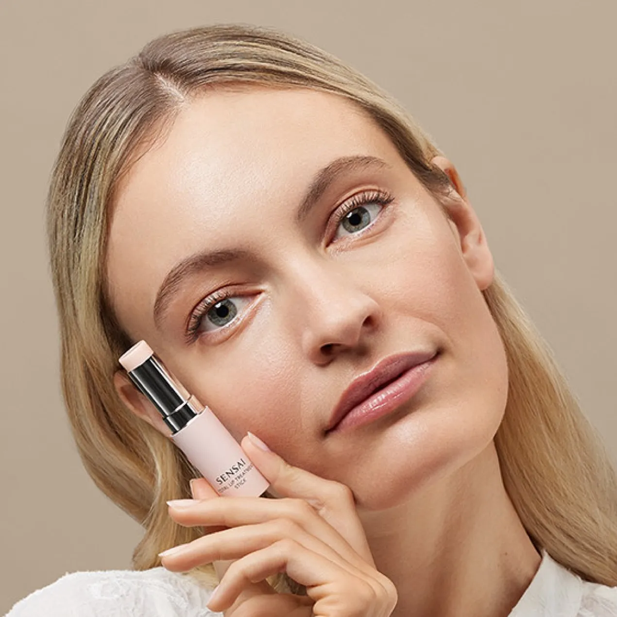 Bálsamo Labial Total Lip Treatment Stick