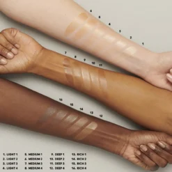 Crema Hidratante con Color Strobe Dewy Skin Tint