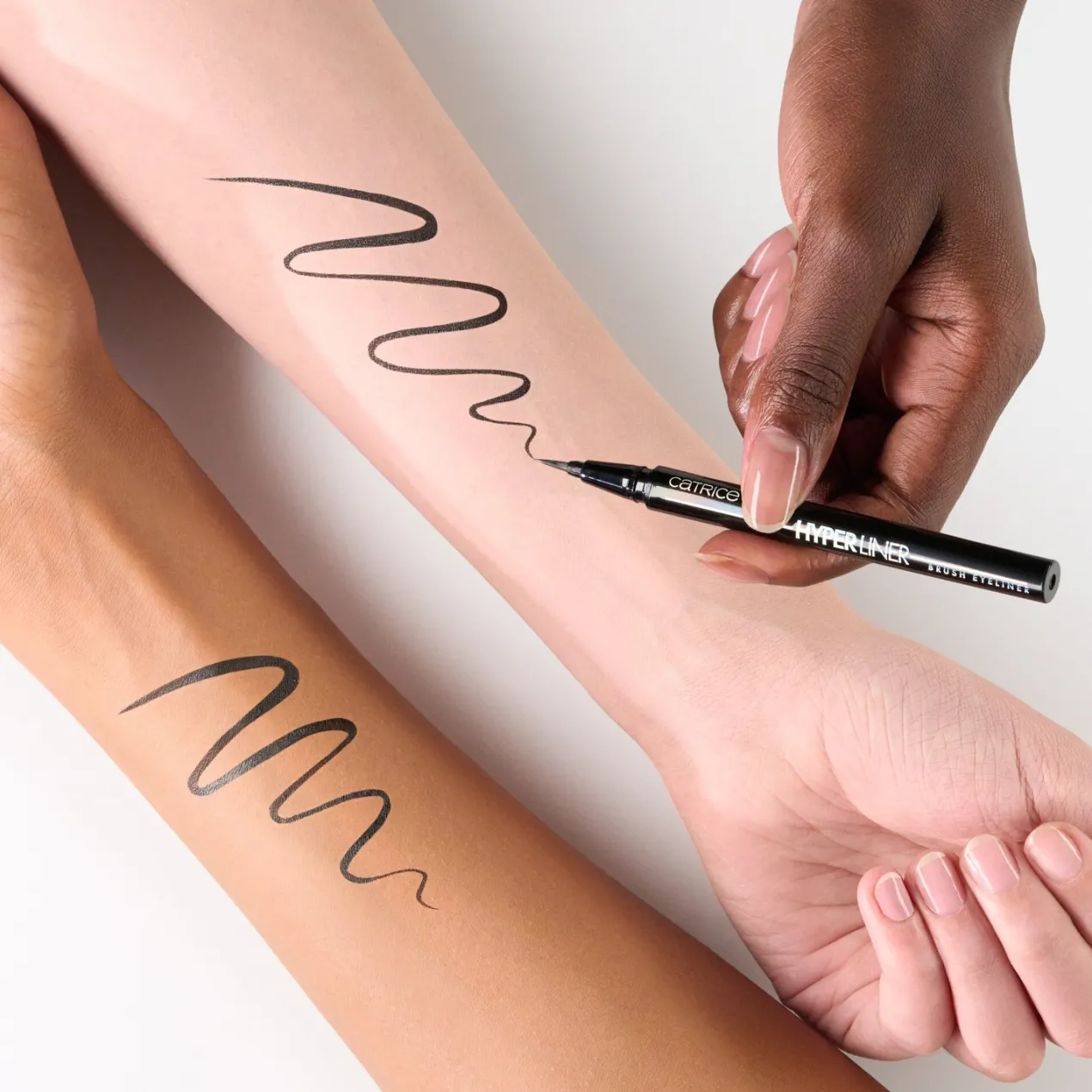 Delineador de Ojos Hyper Liner