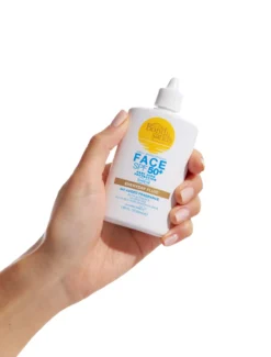 Fluido Facial con Color y Sin Fragancias SPF50+