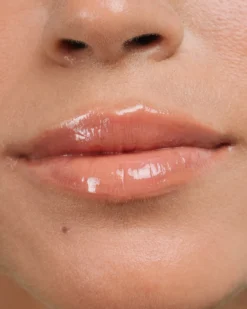 Inglot x Rocío Camacho Glow Up Lip Gloss Dark'n'Stormy