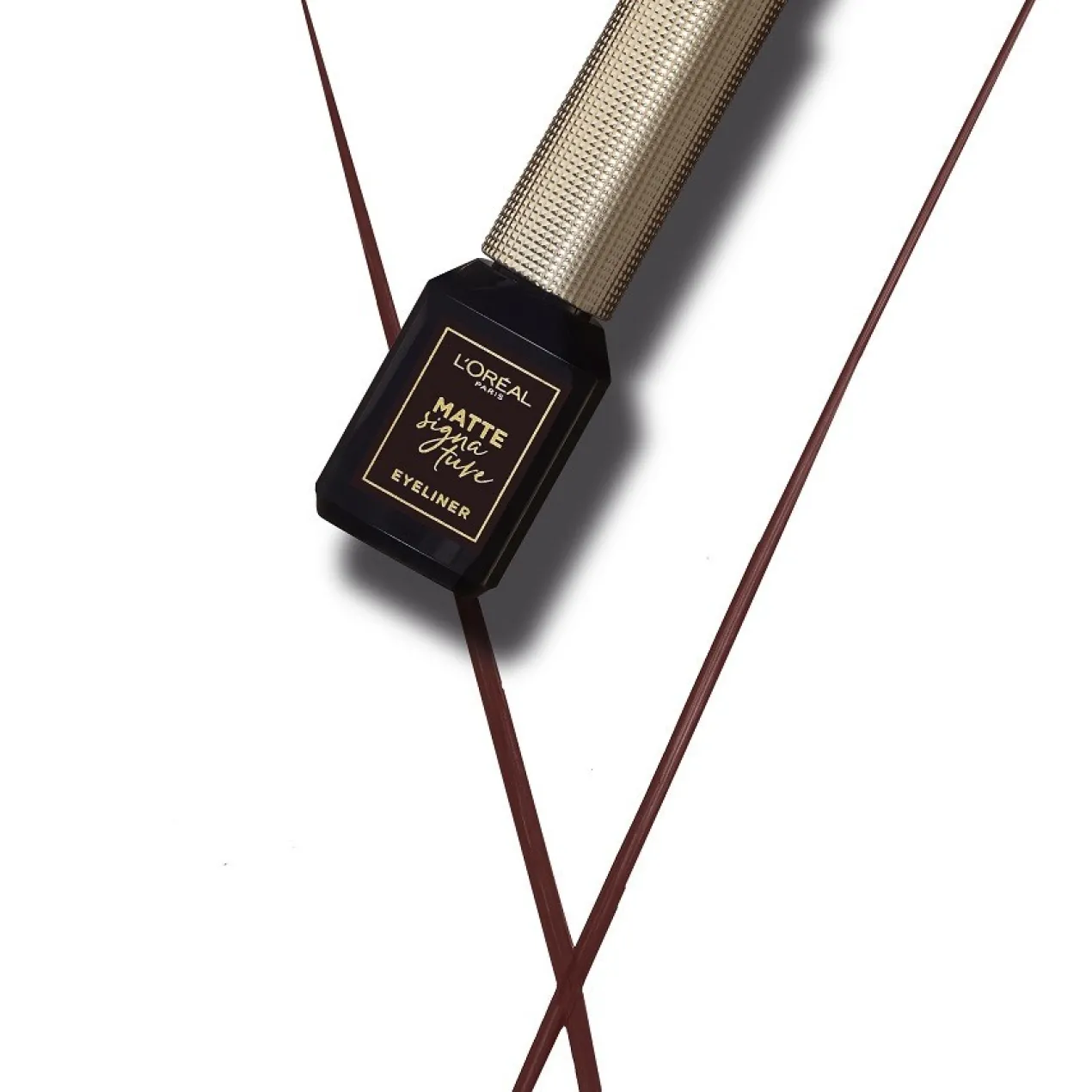Matte Signature Eyeliner Líquido
