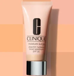 Moisture Surge Crema Hidratante con Color SPF 25