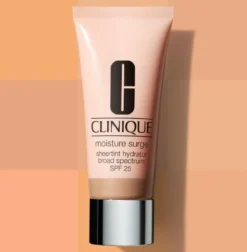 Moisture Surge Crema Hidratante con Color SPF 25
