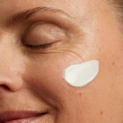 Nutri-Lumière SPF15 Crema de Día Revitalizante