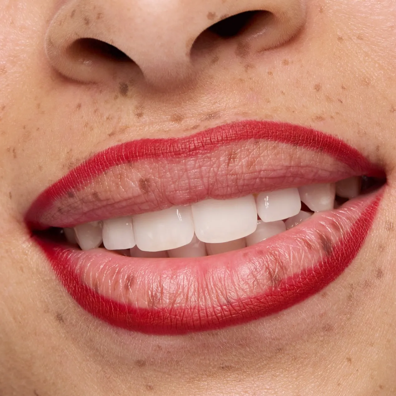 Perfilador de Labios Matte Comfort 8h