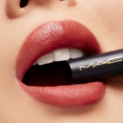 Powder Kiss Velvet Blur Barra de Labios Matte
