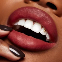 Powder Kiss Velvet Blur Barra de Labios Matte