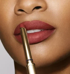 Pure Color Explicit Barra de Labios Silk Mate
