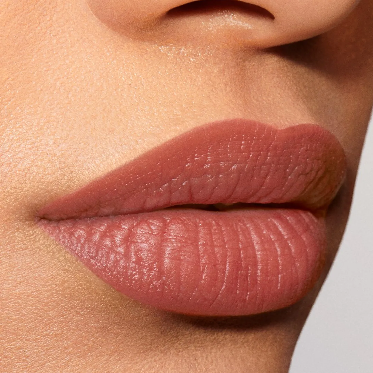 Pure Color Explicit Barra de Labios Silk Mate