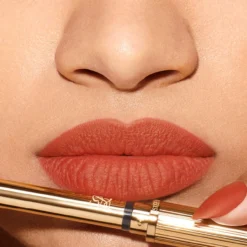 Pure Color Explicit Barra de Labios Silk Mate