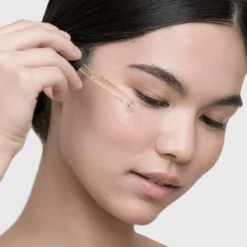 Radiance Sérum Facial con Ácido Hialurónico y Centella Asiática