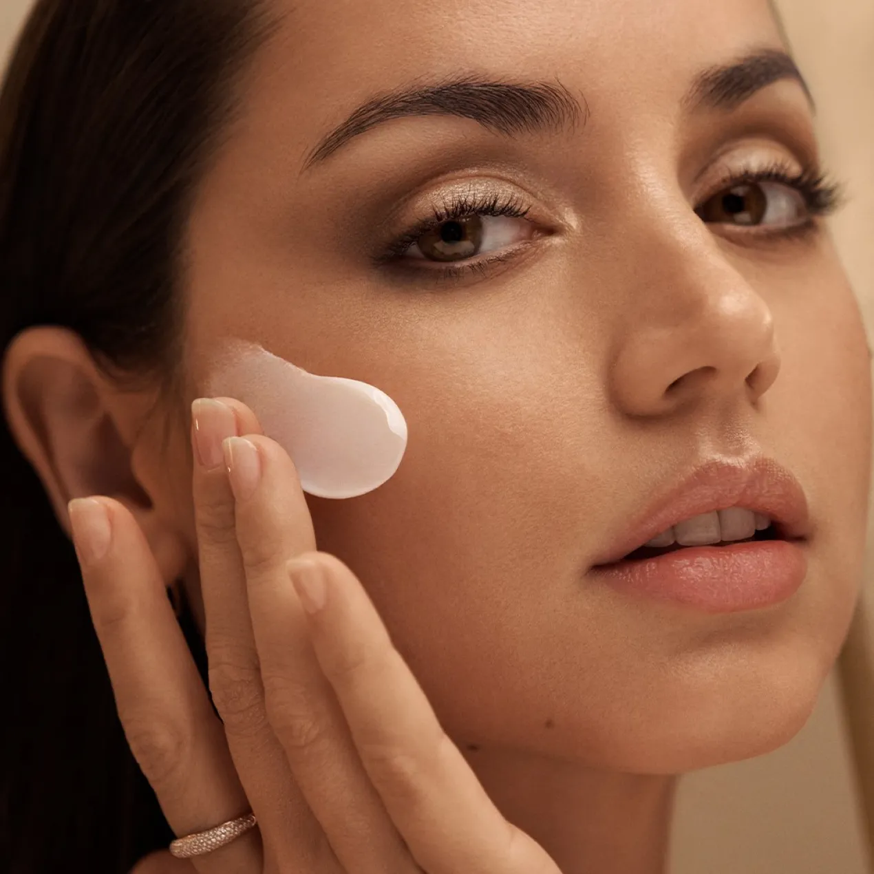 Revitalizing Supreme + Crema Antiedad Hidratante