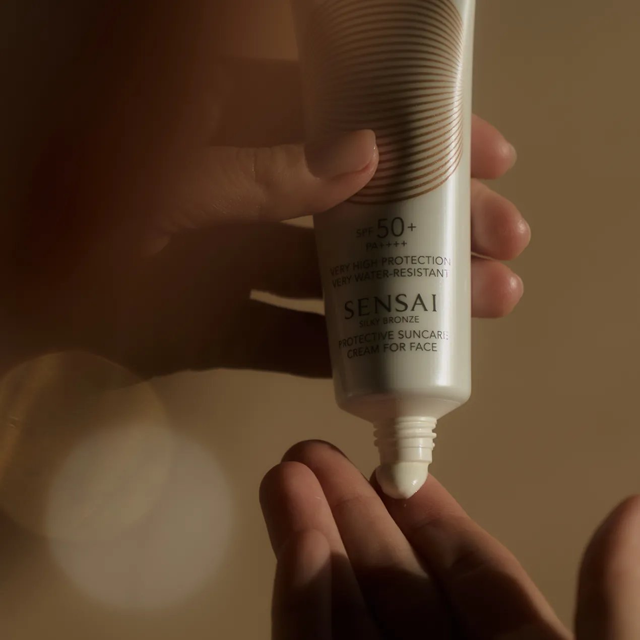 Silky Bronze Protective Sun Care Cream for Face SPF50+