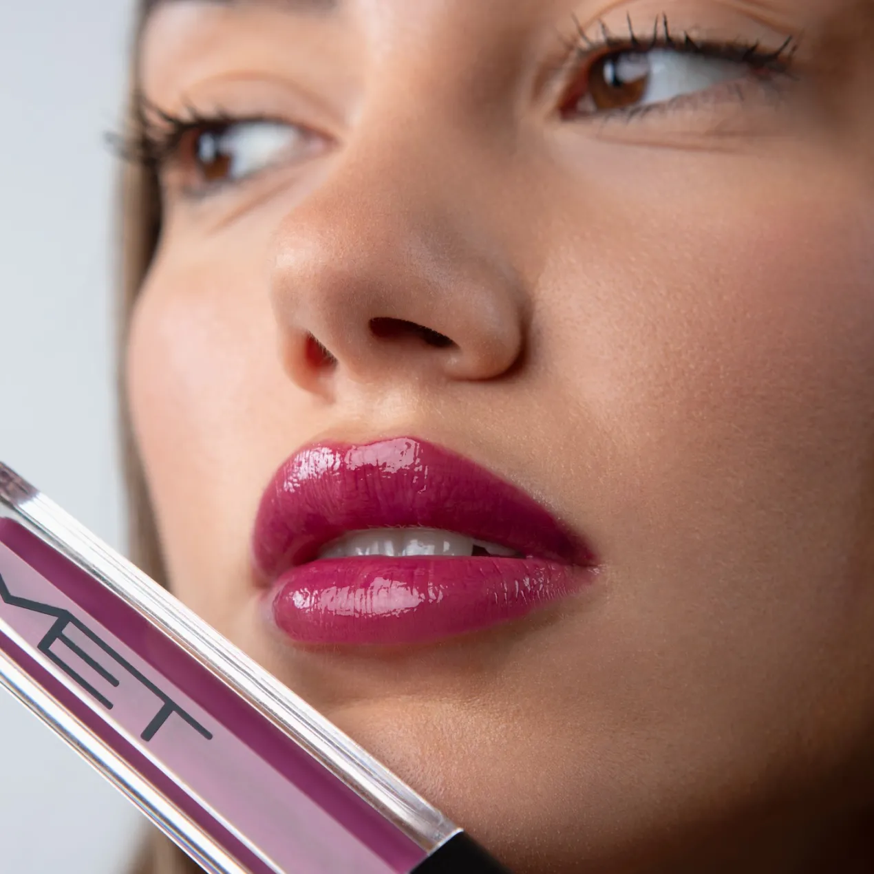 Stayin' Glossy Lip Gloss Brillo de Labios