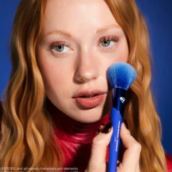 Supergirl™ Powder Brush Brocha de Maquillaje