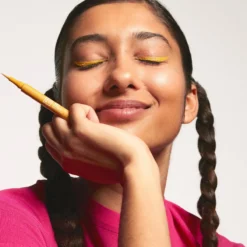 The Color Pen Eyeliner Delineador de Ojos