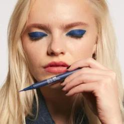 The Color Pen Eyeliner Delineador de Ojos