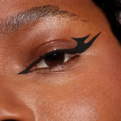 The 24H Pen Eyeliner Delineador de Ojos 24H
