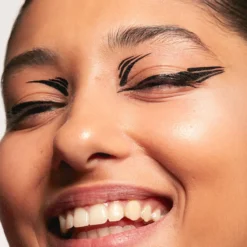 The 24H Pen Eyeliner Delineador de Ojos 24H