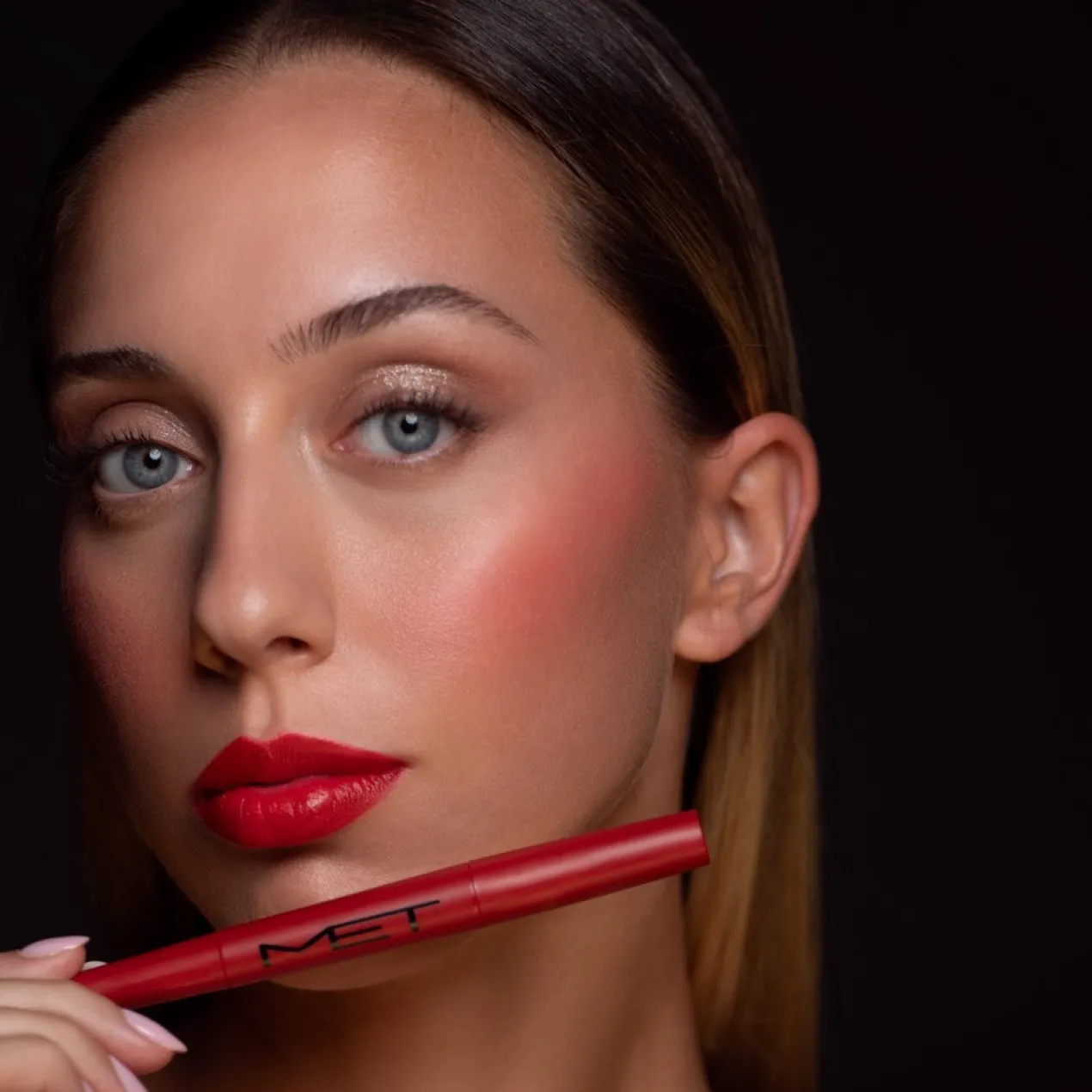 The Perfect Lip Duo Labial y Delineador de Labios 2 en 1